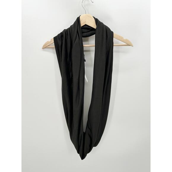 Beyond Yoga Womens Infinity Scarf One Size NWT Dark Grey Zip Pocket Winter Warm - Picture 1 of 6